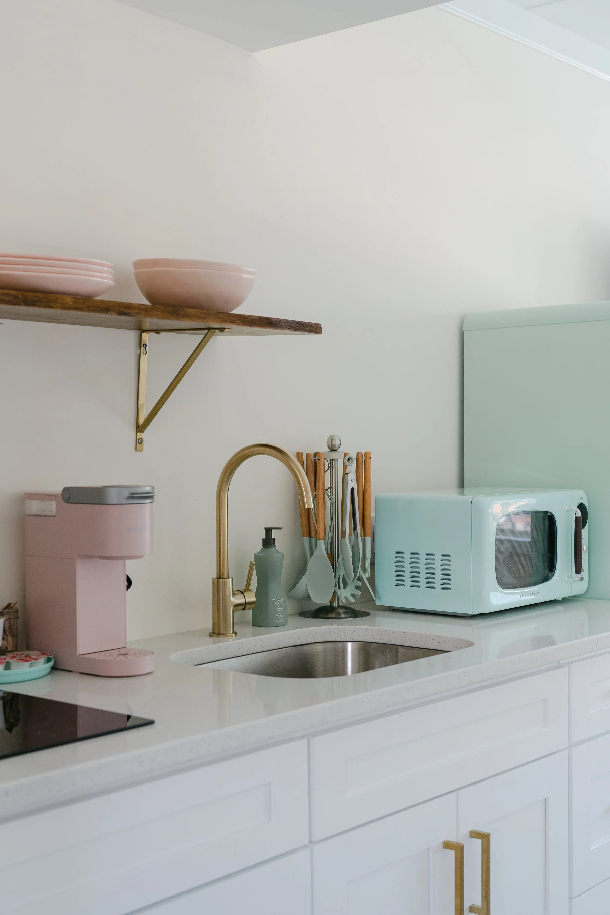 Room with teal accent design